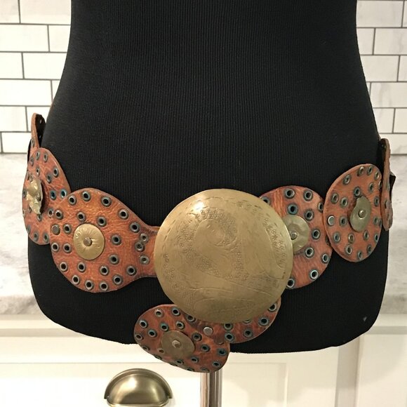 VINTAGE Leather Brass Concho Belt Womens Brown Boho Hippie Grommet Eyelet 70s - Picture 1 of 13
